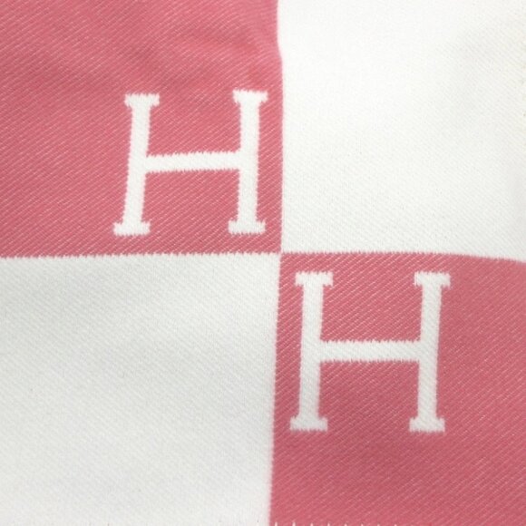 HERMES Avalon - Rose, Eller. White Wool Cashmere Accessory - Picture 2 of 5
